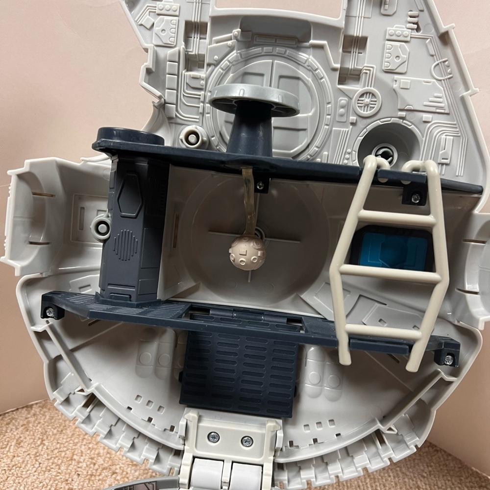 2011 Hasbro Star Wars Millennium Falcon Playskool Galactic Heroes Ship w Figures - Picture 7 of 11